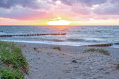 Strandzugang im Abendlicht